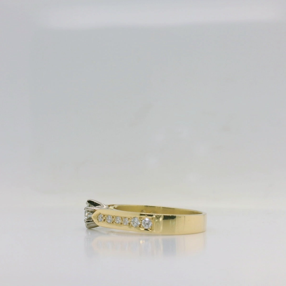 Solitaire & Shoulder Diamond Ring