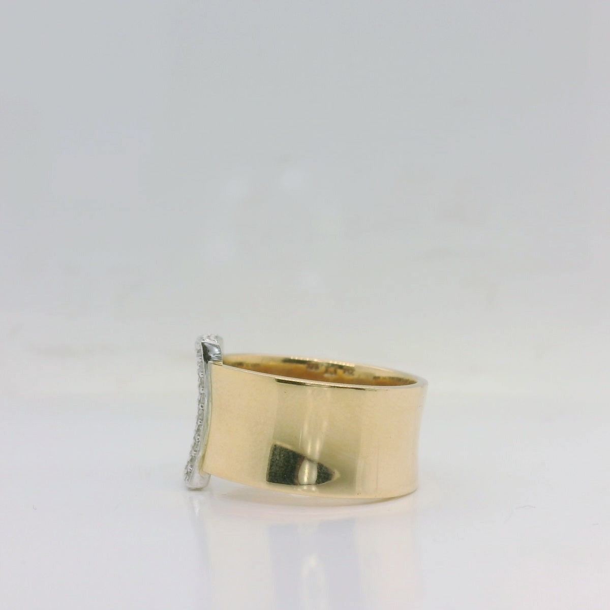 Concave Diamond Ring