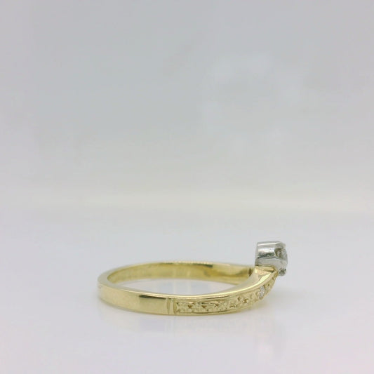 14ct V-Shape Ring