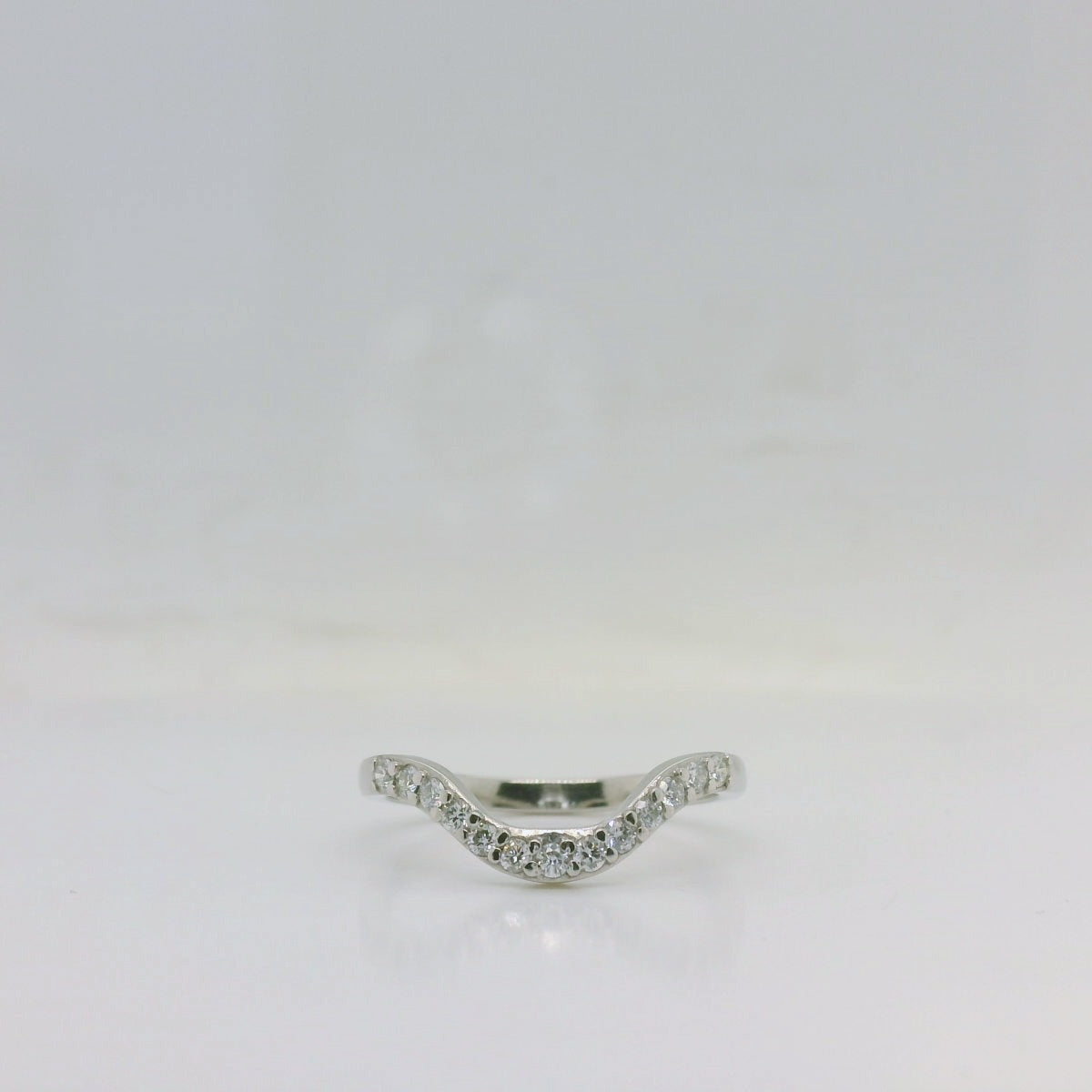 Curved Diamond Wedder