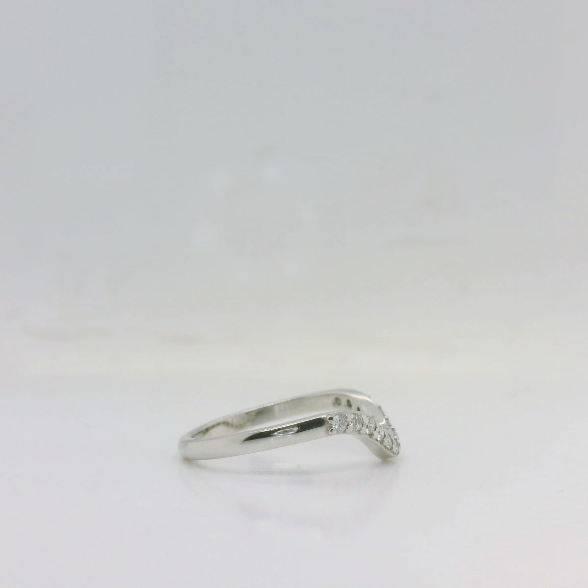 Curved Diamond Wedder