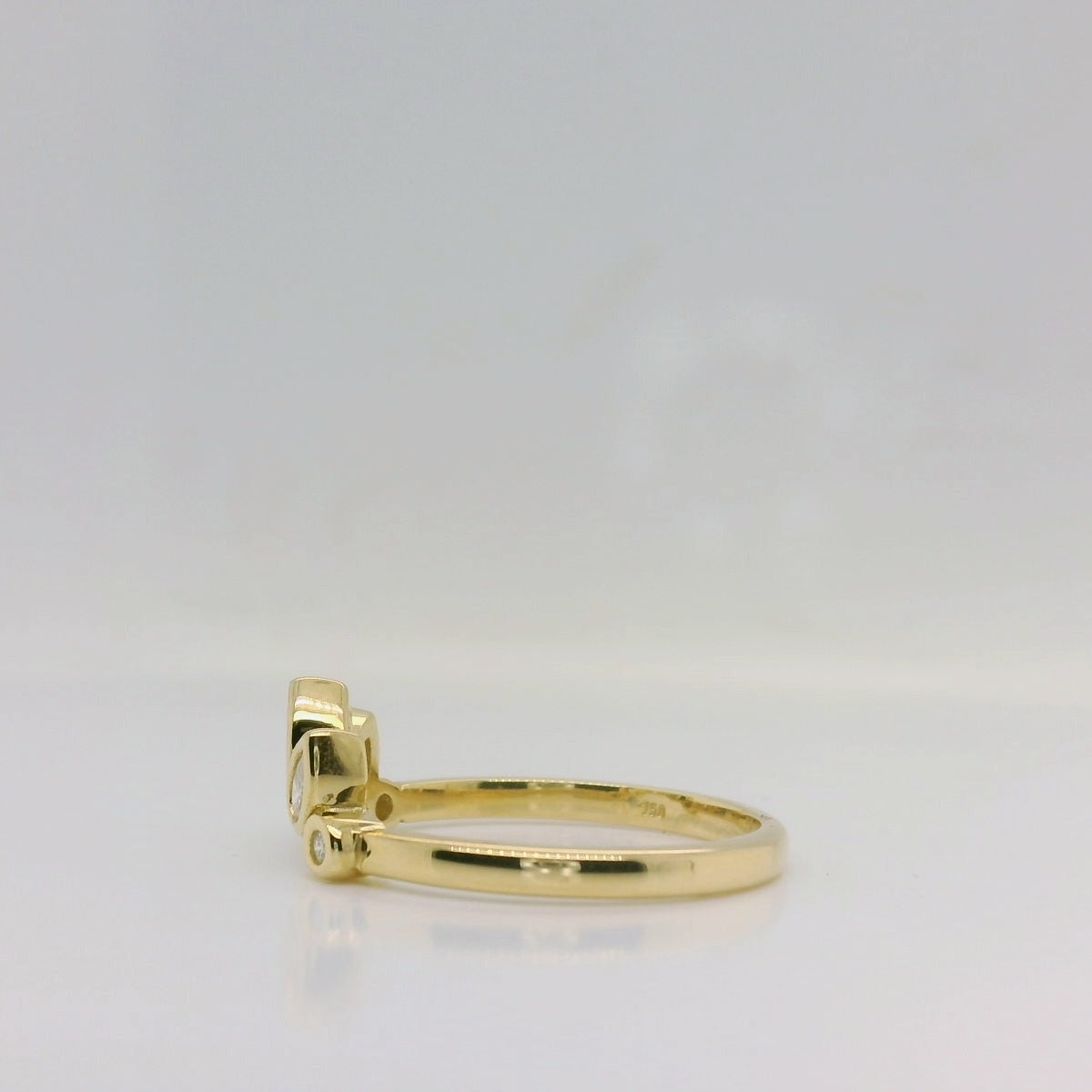 Curved Ring