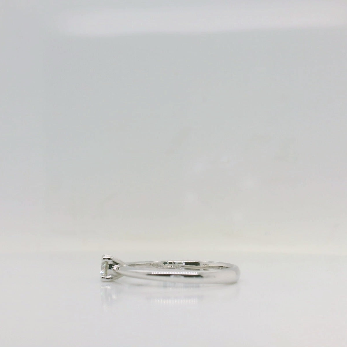 4 Claw Diamond Ring