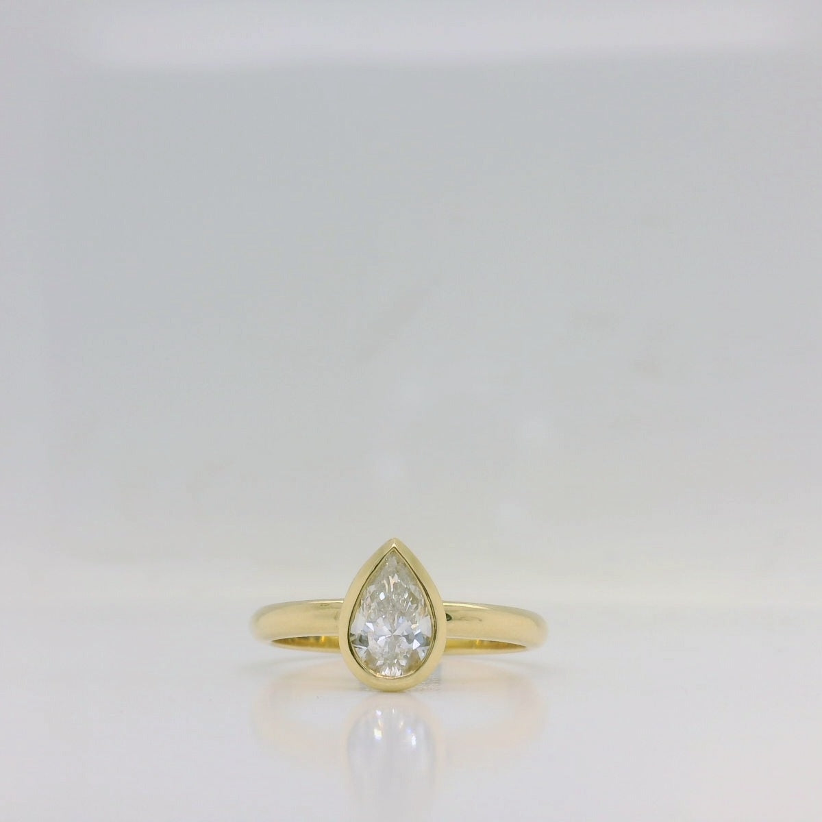 Pear Shaped Solitaire - Natural Diamond