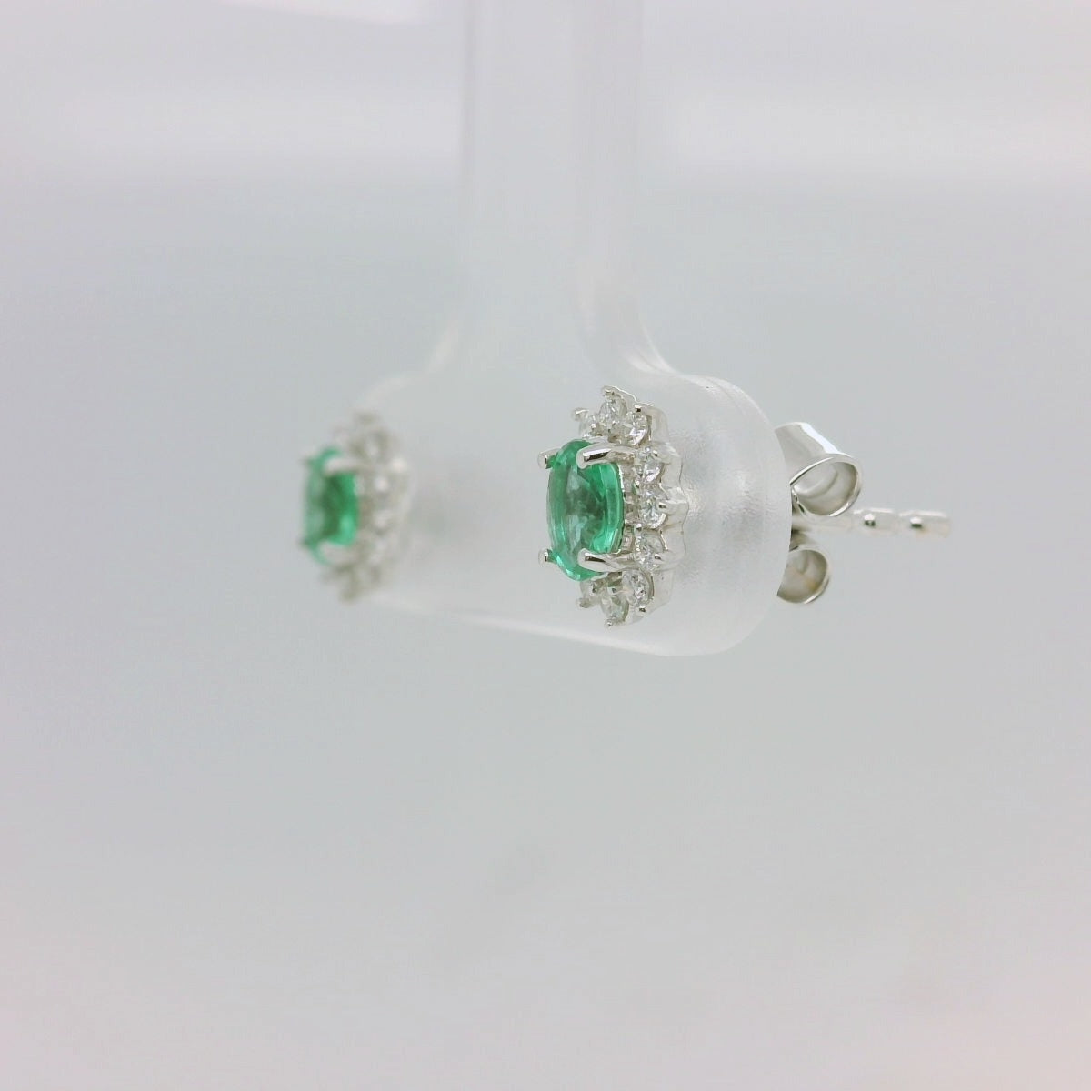 Emerald Diamond Clusters
