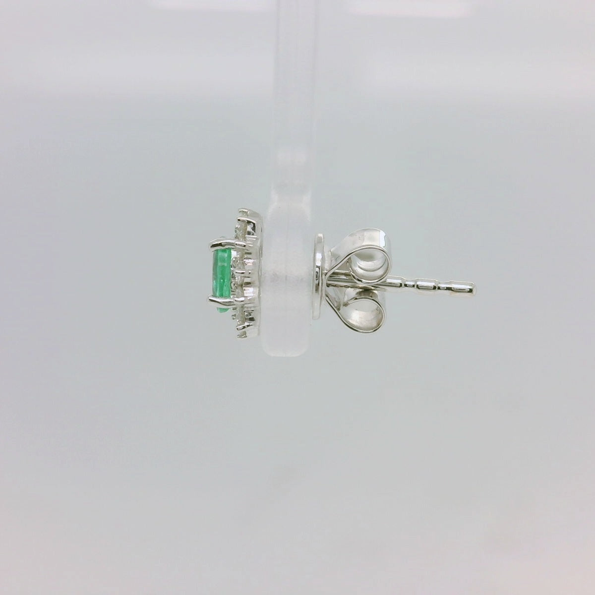 Emerald Diamond Clusters