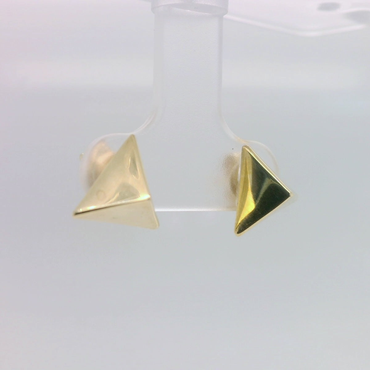Pyramid Studs