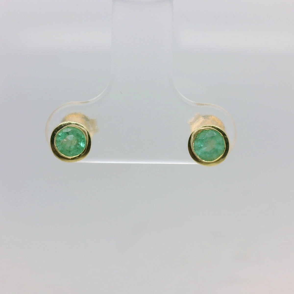 Emerald Rub Set Studs