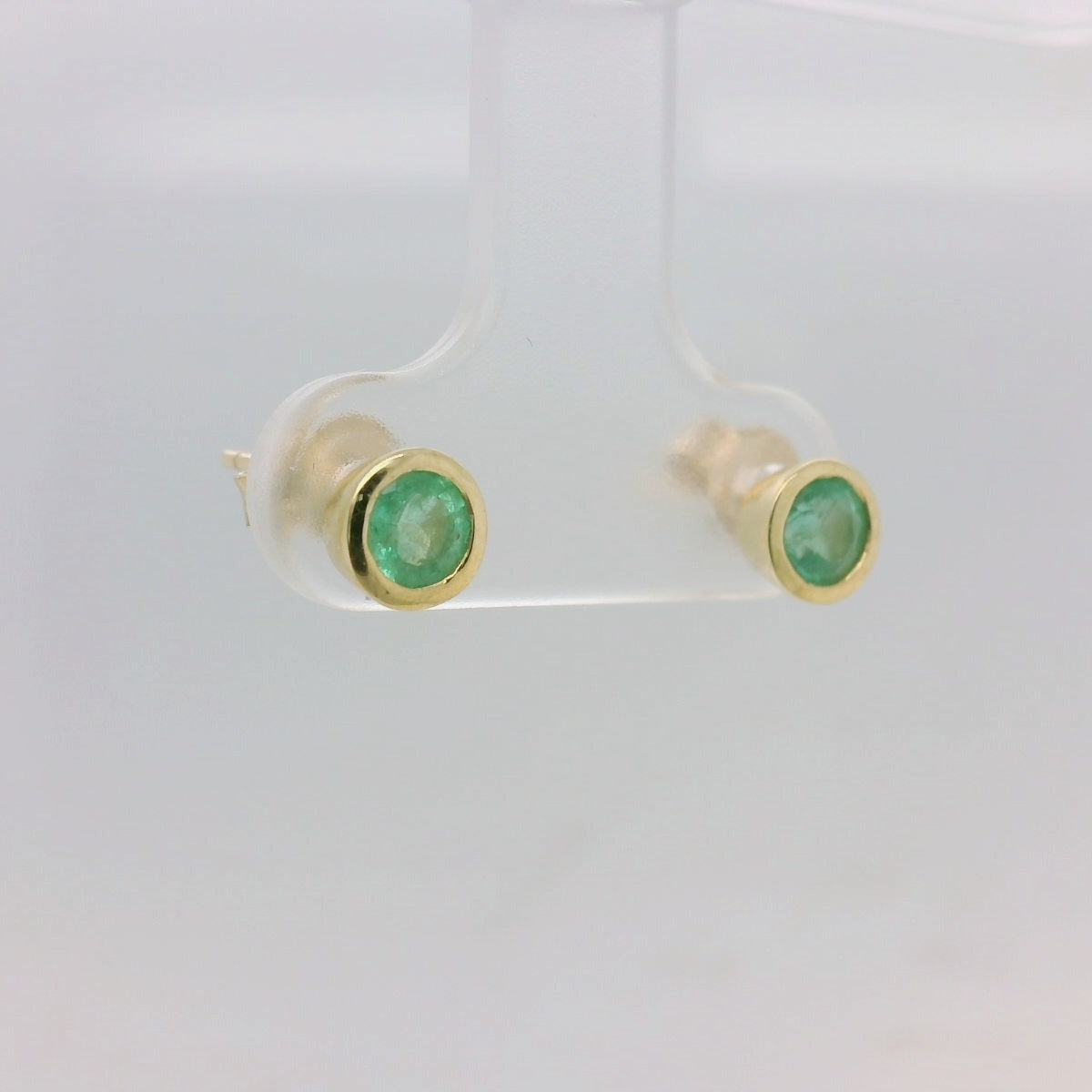 Emerald Rub Set Studs
