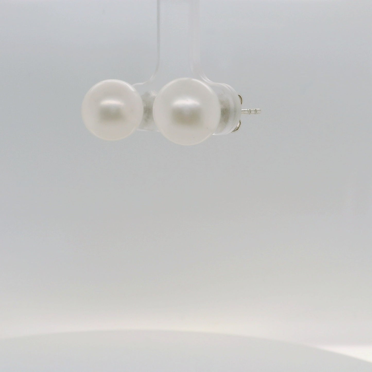 White Round Studs - 10mm