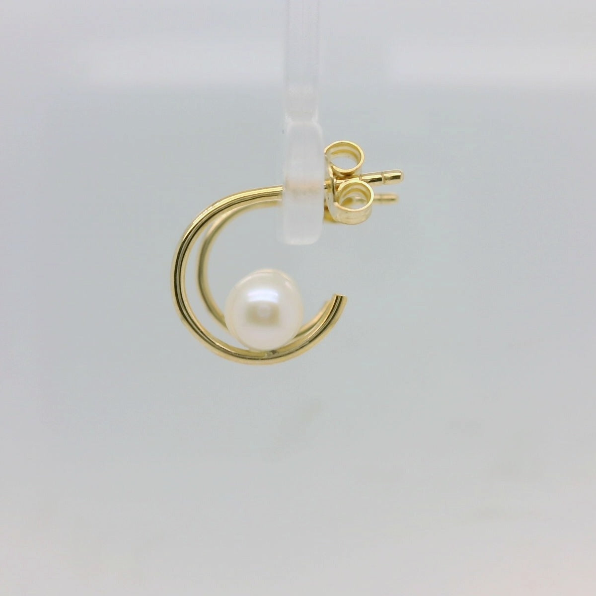 Pearl & Gold Hoop