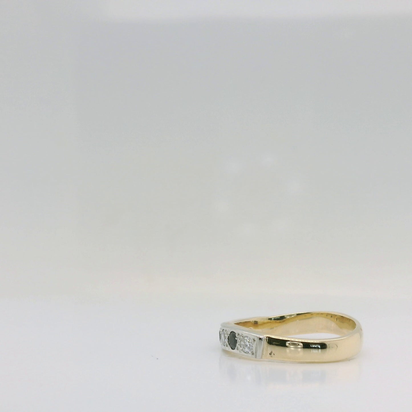 Wavey Sapphire & Diamond Ring