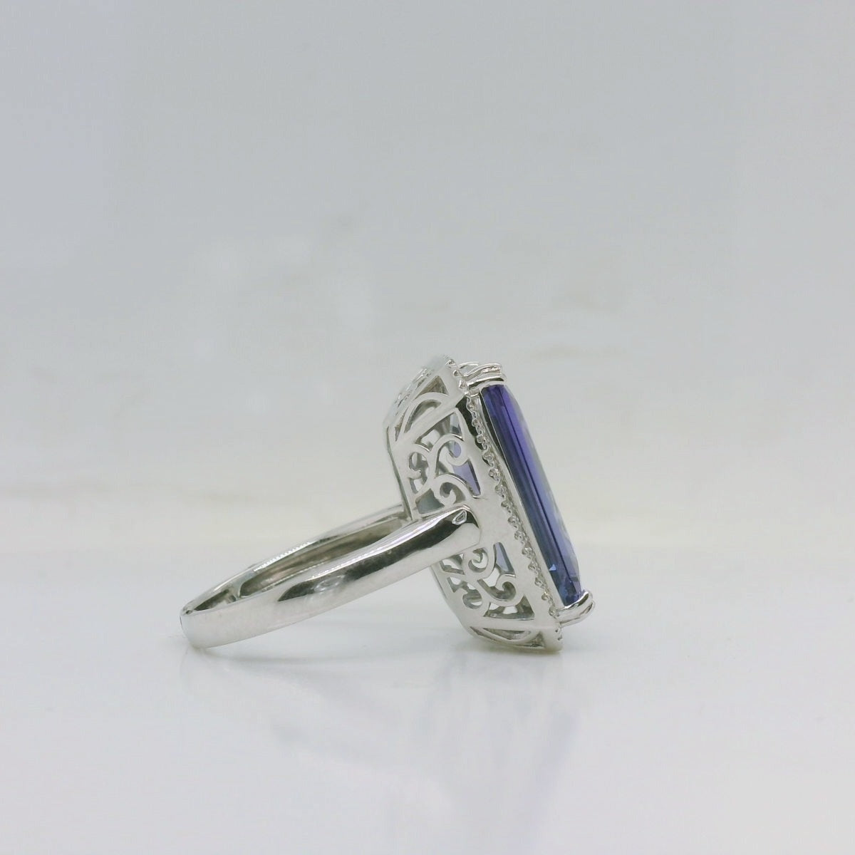 Tanzanite & Diamond Ring