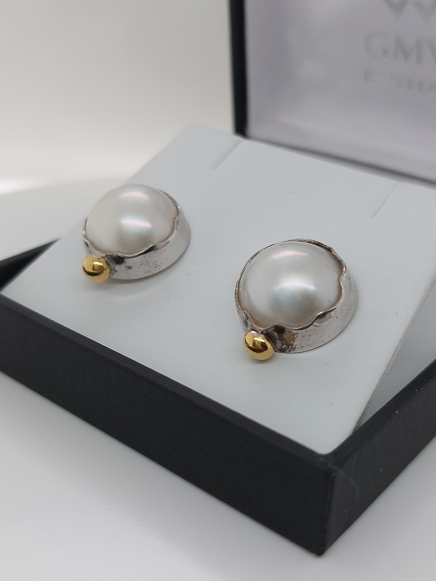 Two-Tone Marbe Pearl Earrings