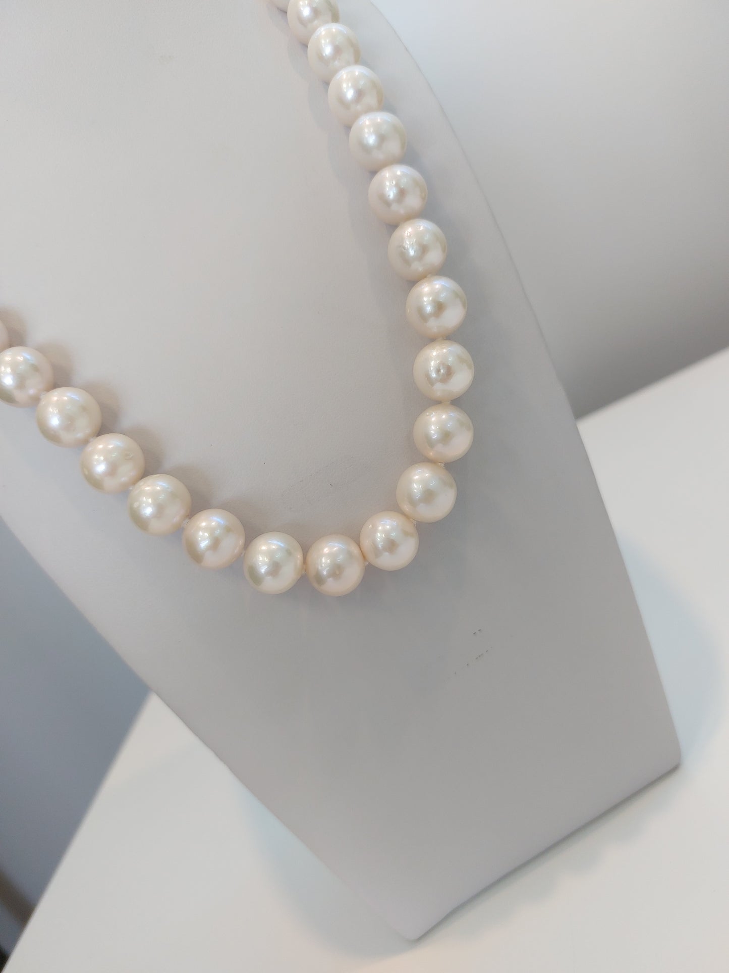 White Freshwater Pearl Strand