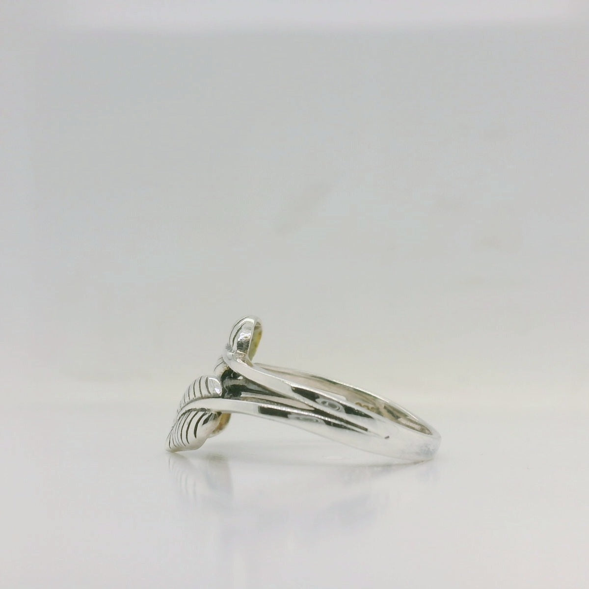 3 Leaf Ring