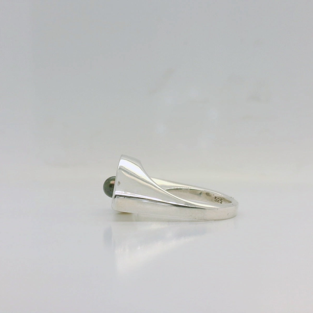 Wave Black Pearl Ring