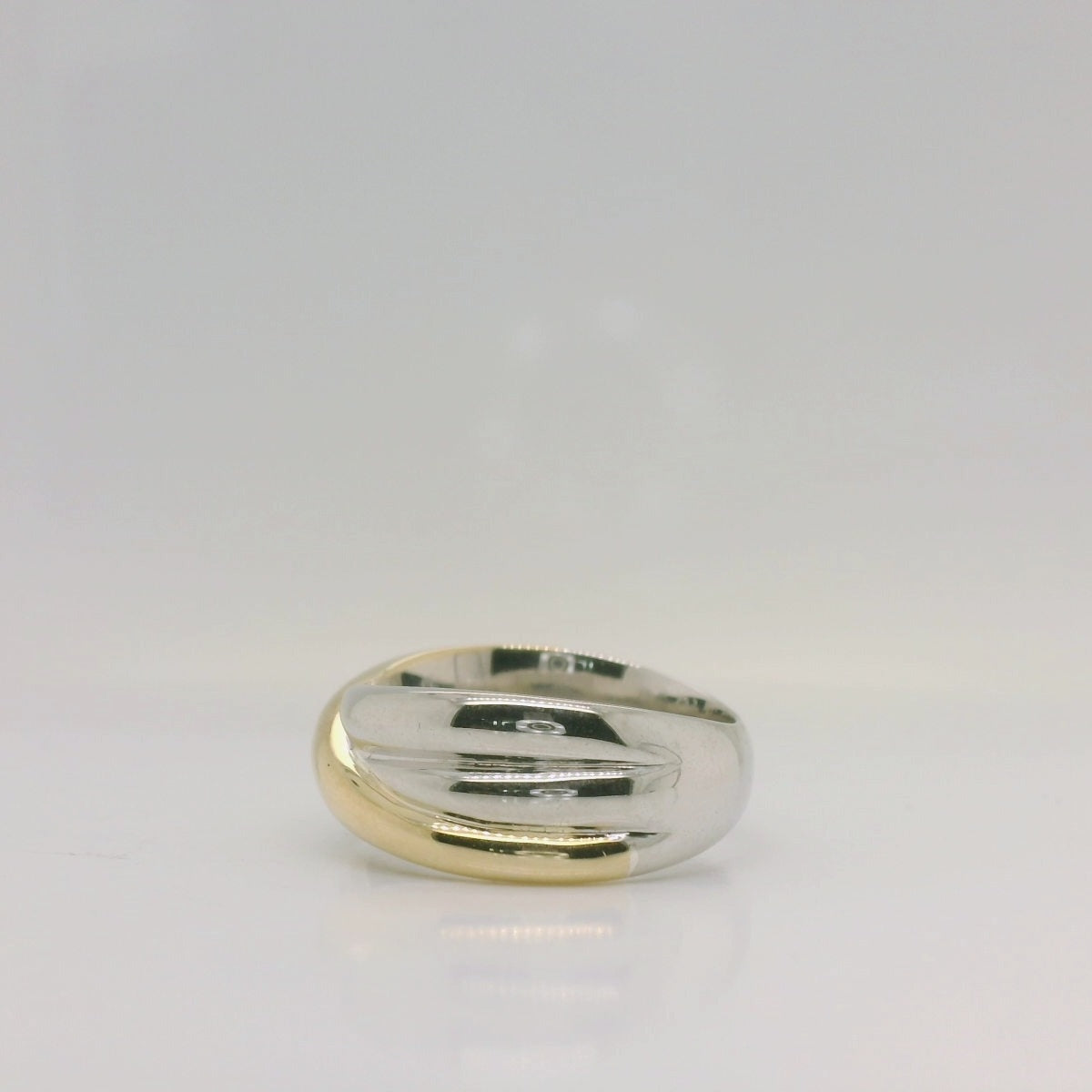 Two-Tone Triple Crossover Ring