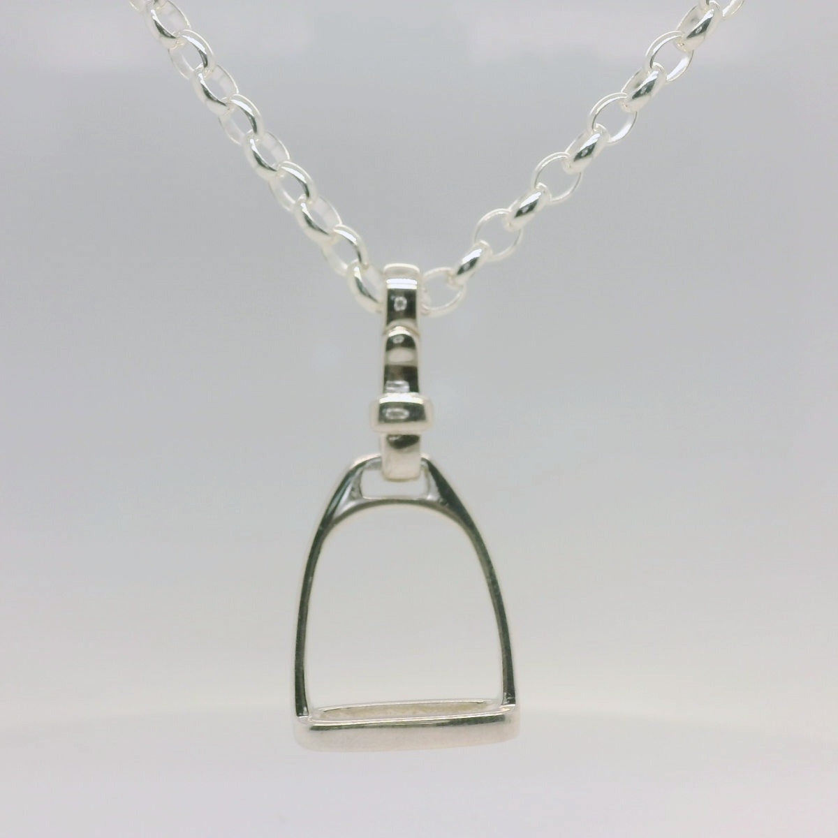 Medium Stirrup Pendant