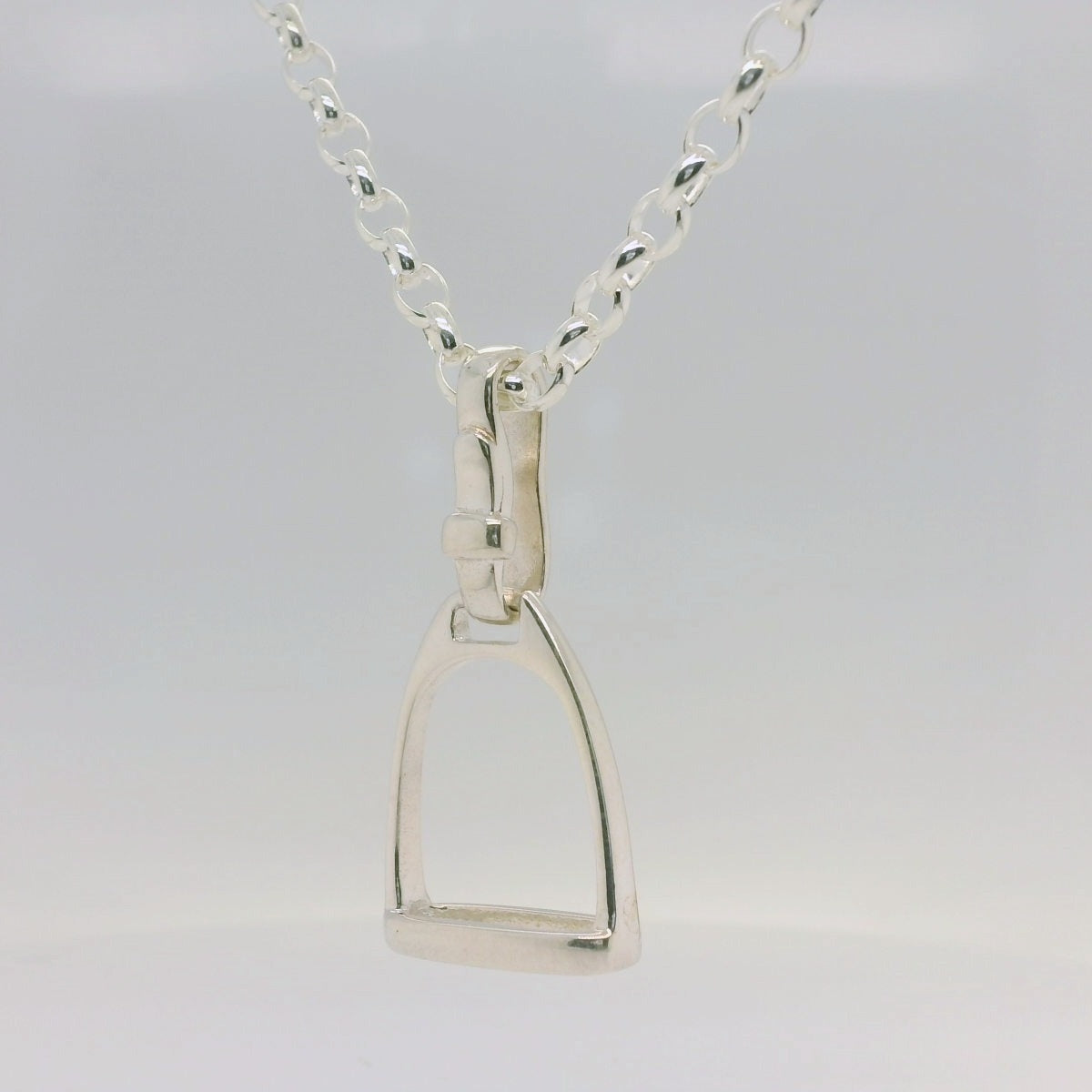 Medium Stirrup Pendant