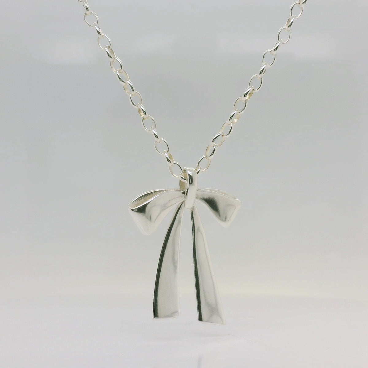 Bow Necklace