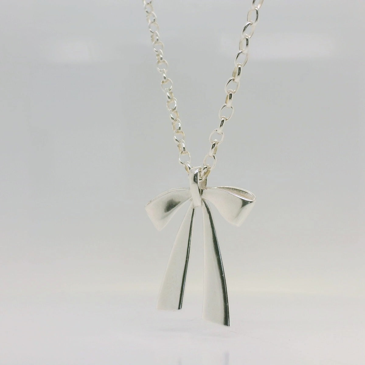 Bow Necklace