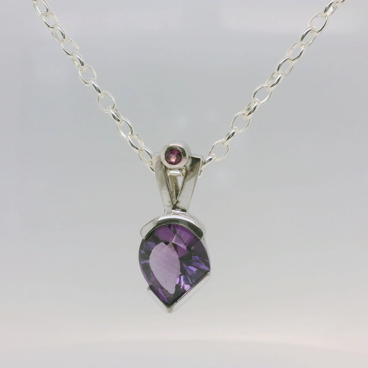 Semi-Bezel Amethyst Pendant