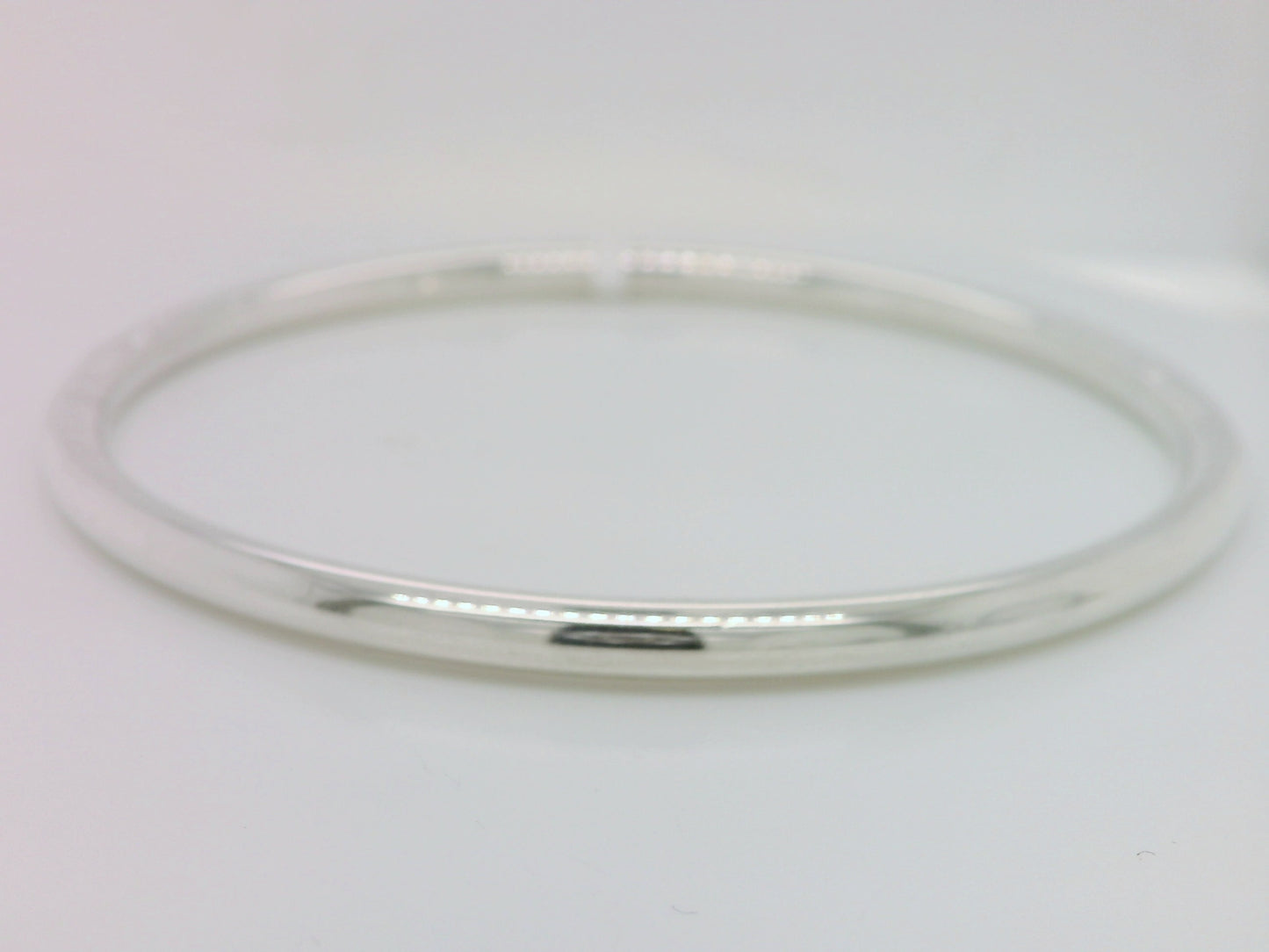 Round Bangle