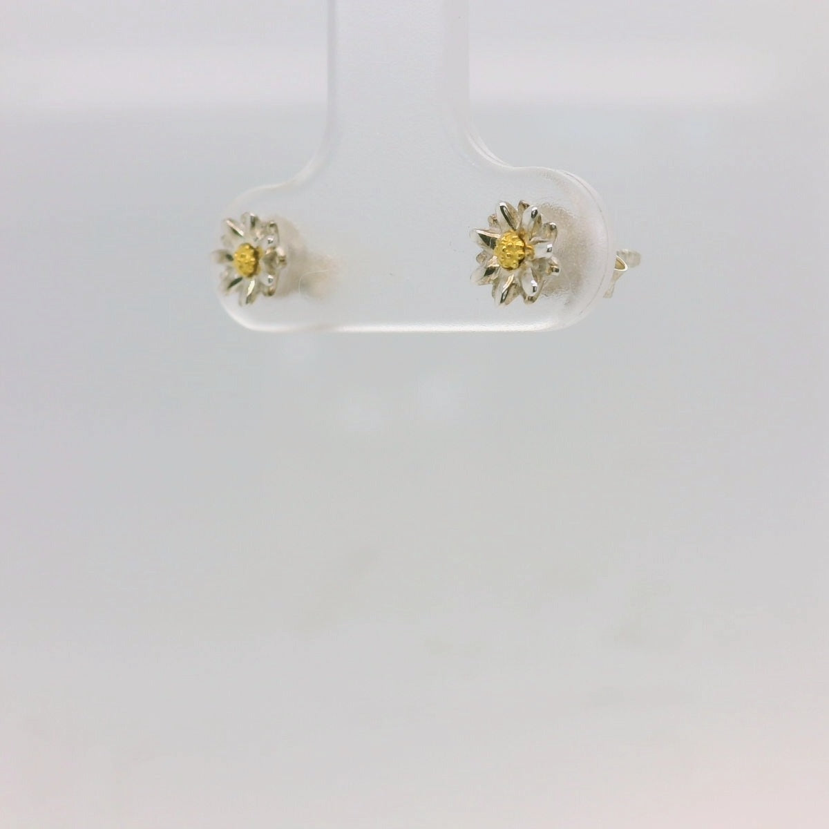 Daisy Studs