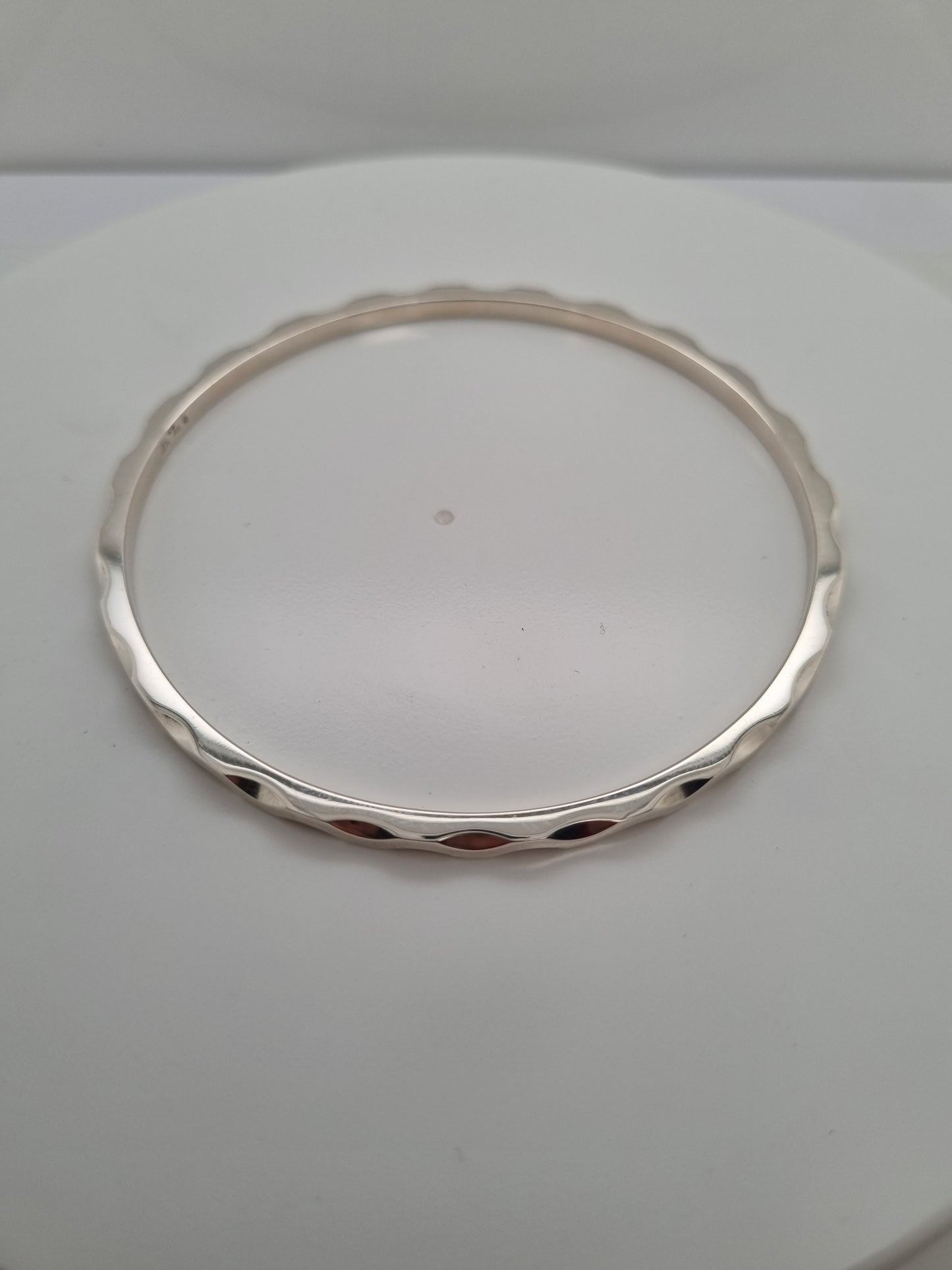 Sterling Silver scallop edge bangle