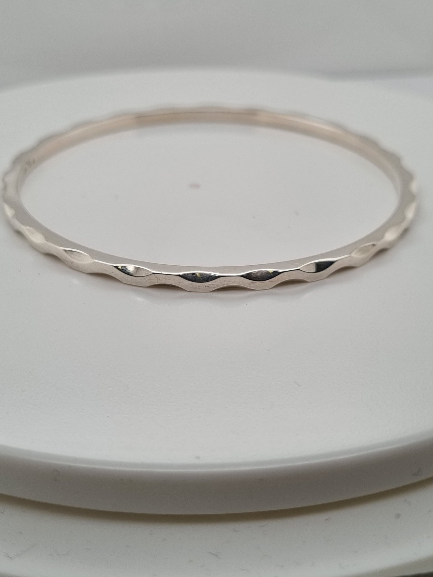 Sterling Silver scallop edge bangle