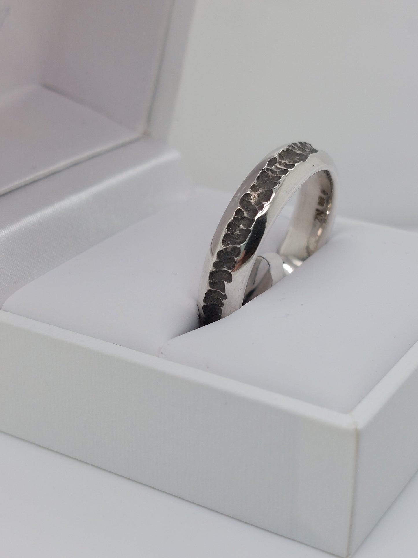 Oxidised Textured Band