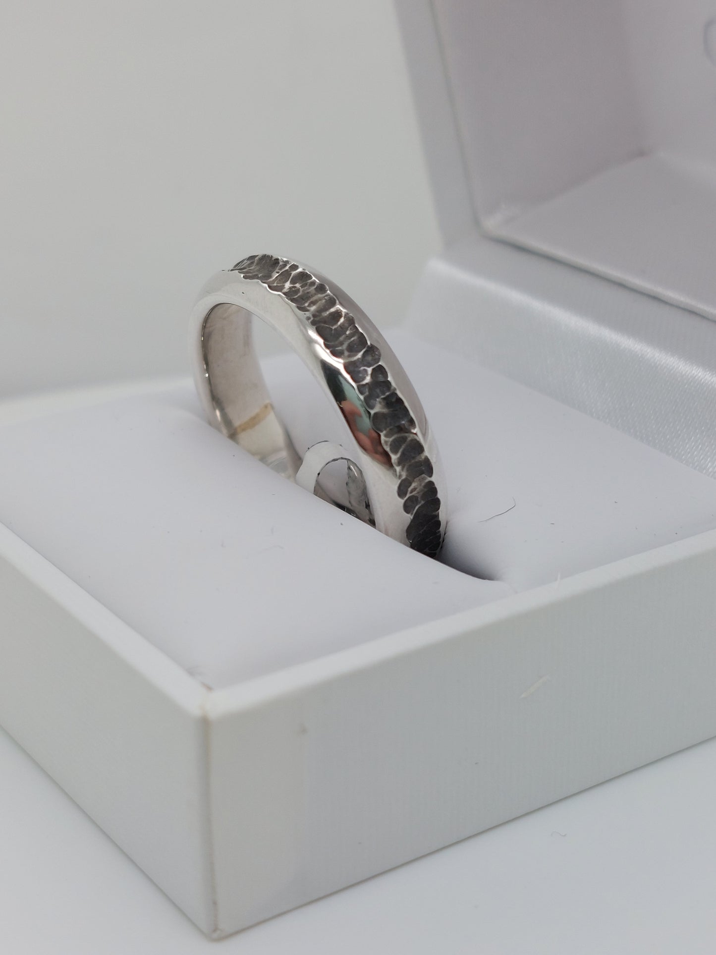 Oxidised Textured Band