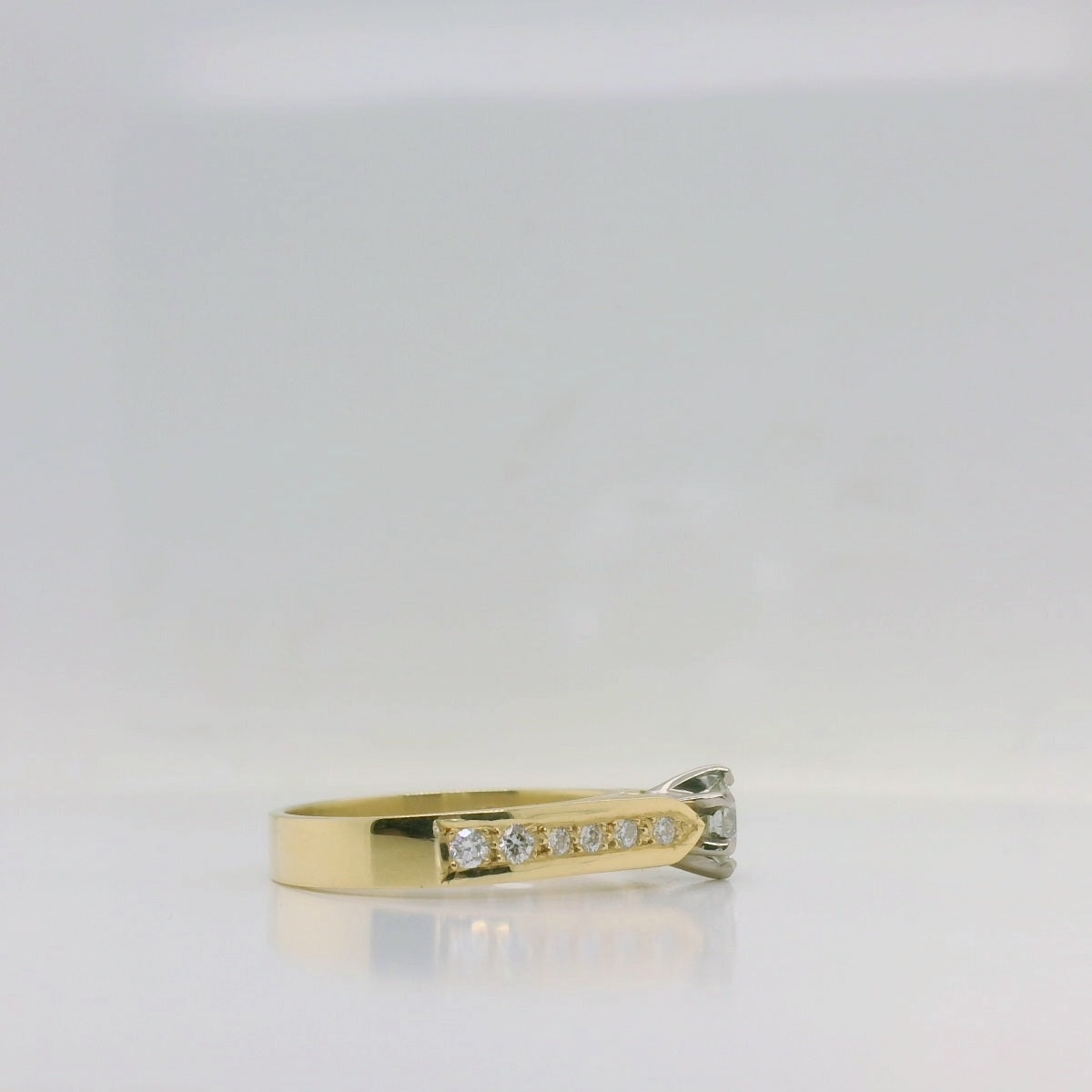 Solitaire & Shoulder Diamond Ring