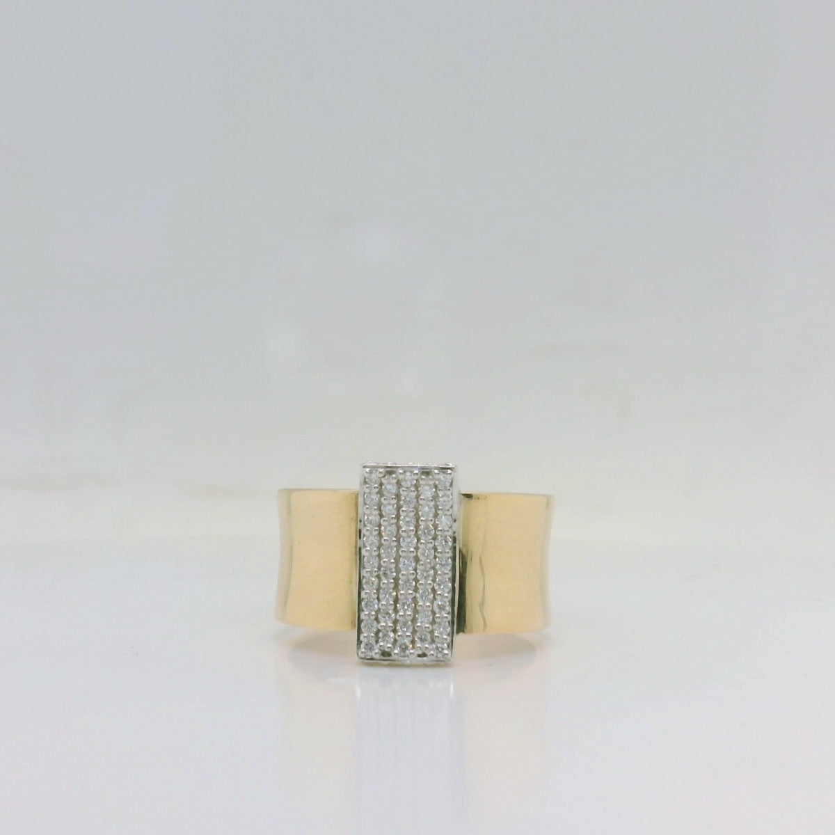 Concave Diamond Ring