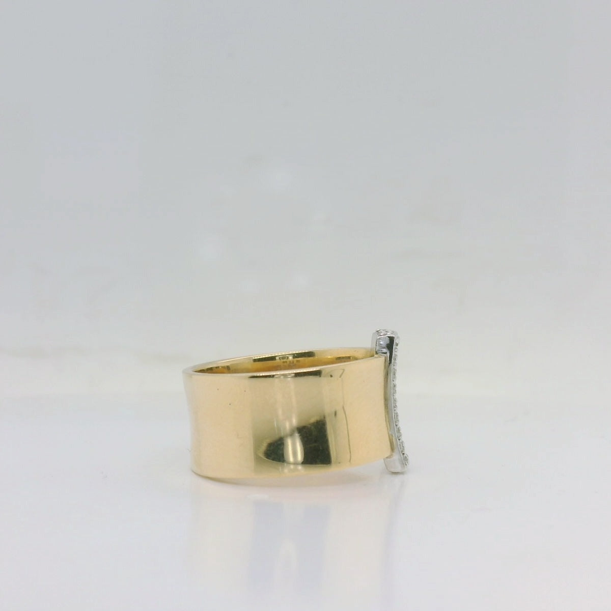 Concave Diamond Ring