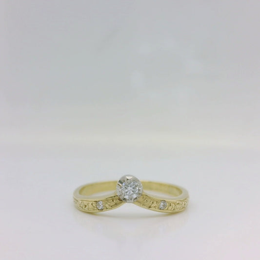 14ct V-Shape Ring