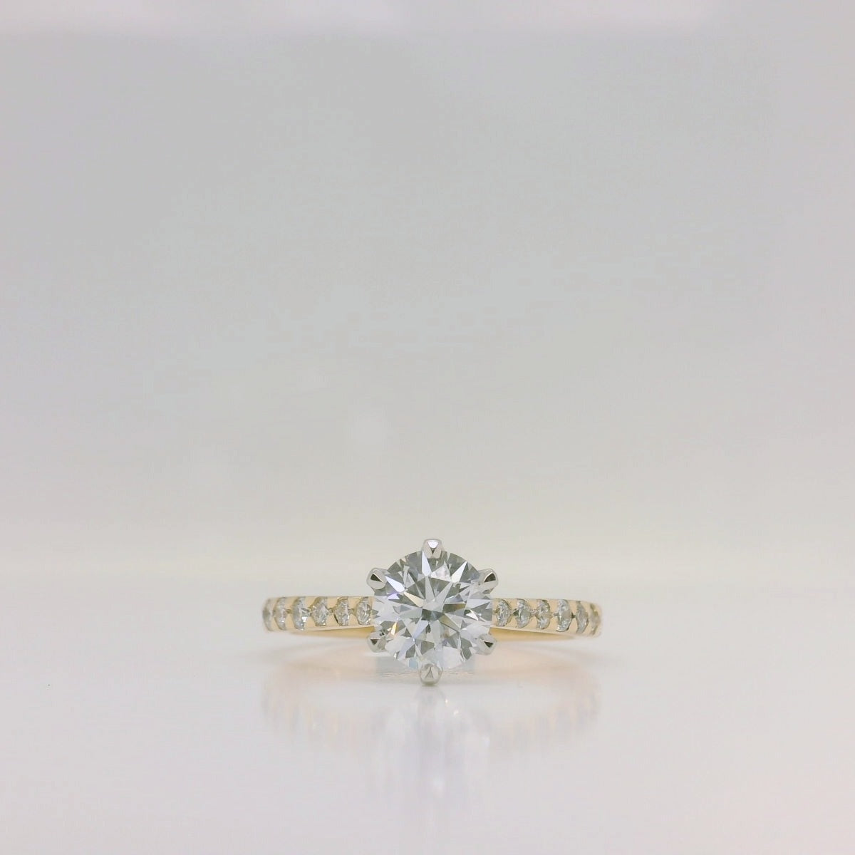 Lab Diamond Soli & Shoulder Stone Ring