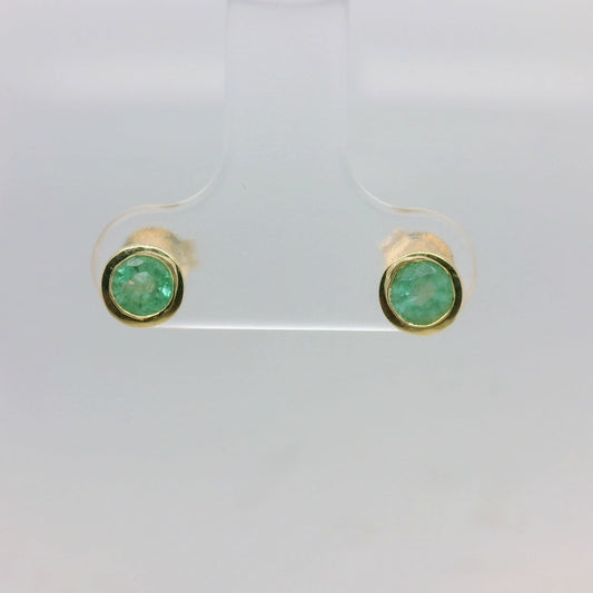 Emerald Rub Set Studs
