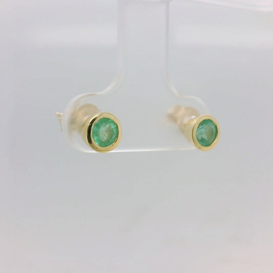 Emerald Rub Set Studs