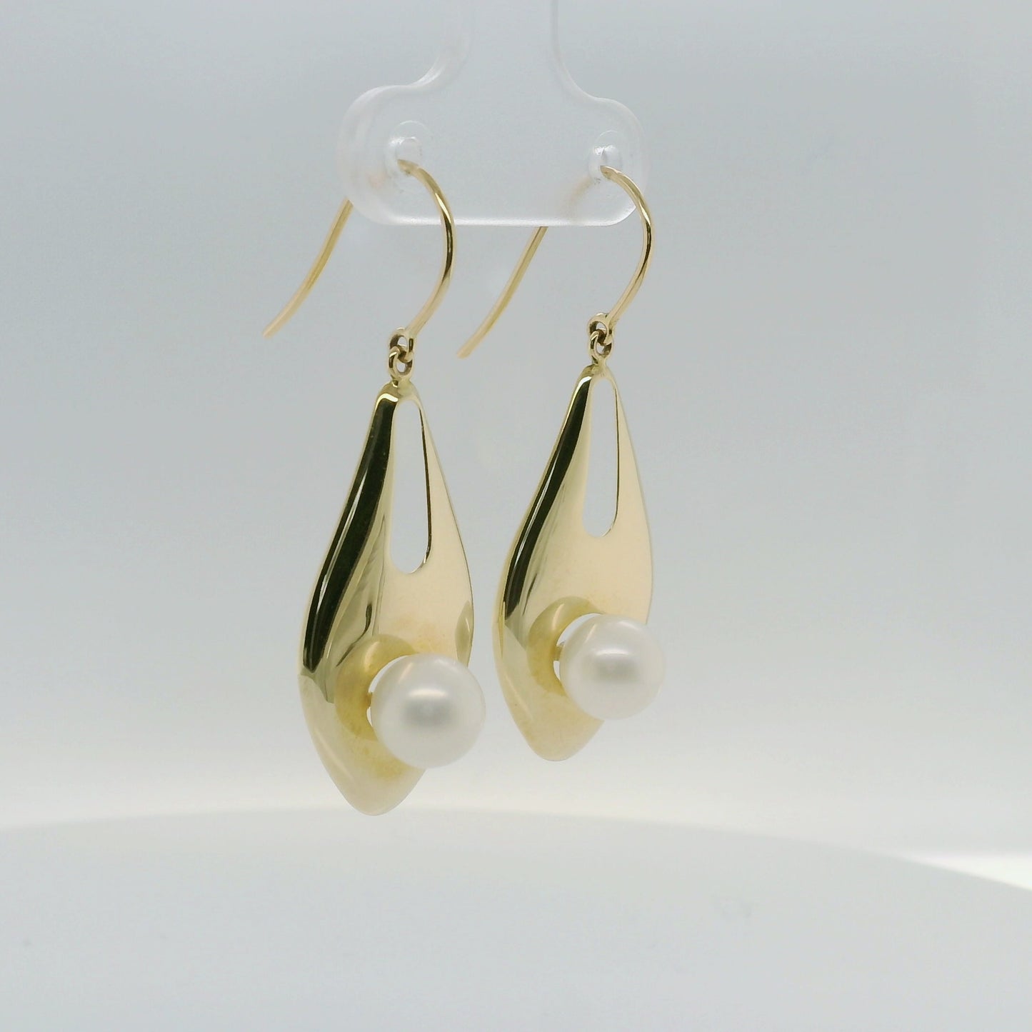 Gold Pearl Drop Earring