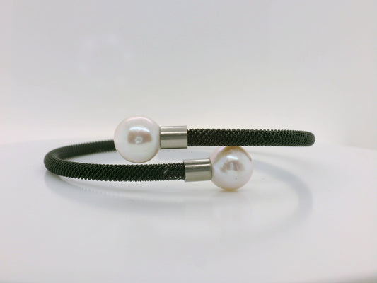 Crossover Pearl Bracelet