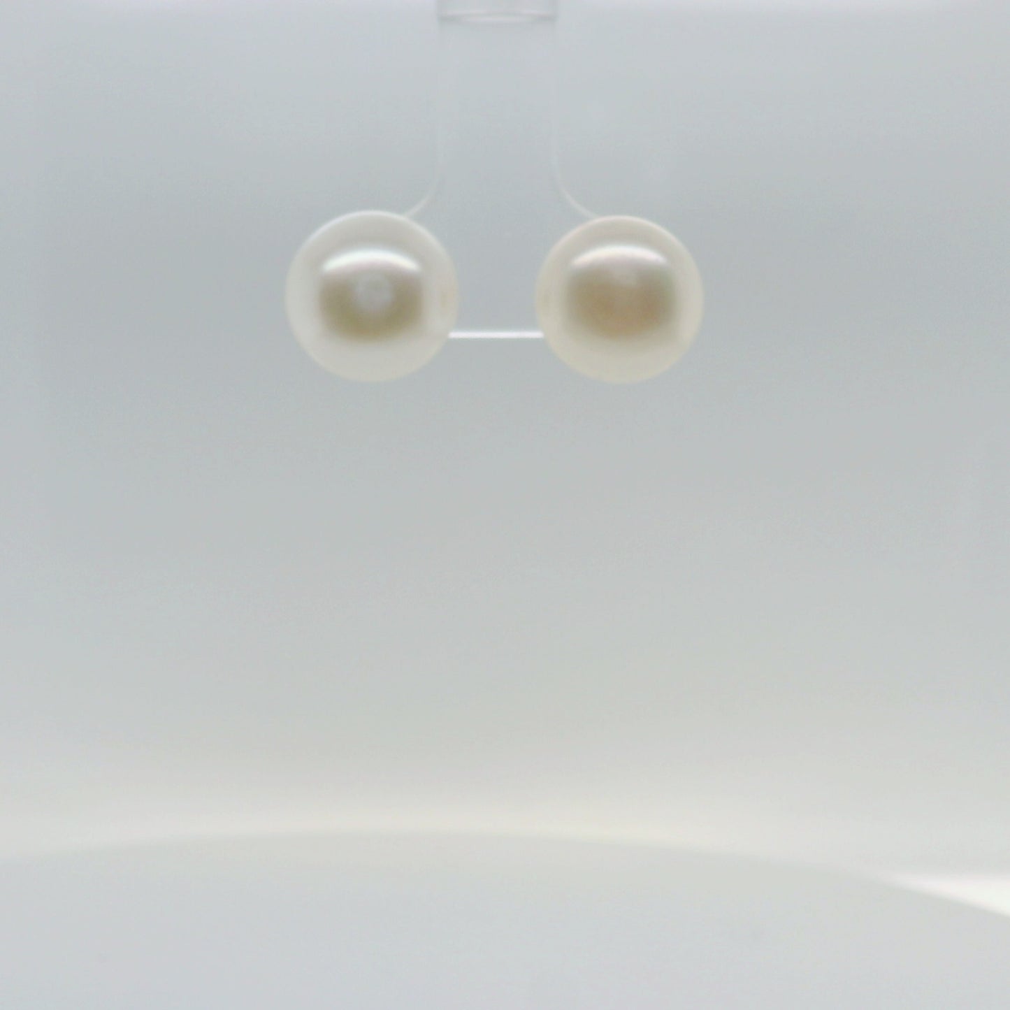 White Button Stud - 11mm