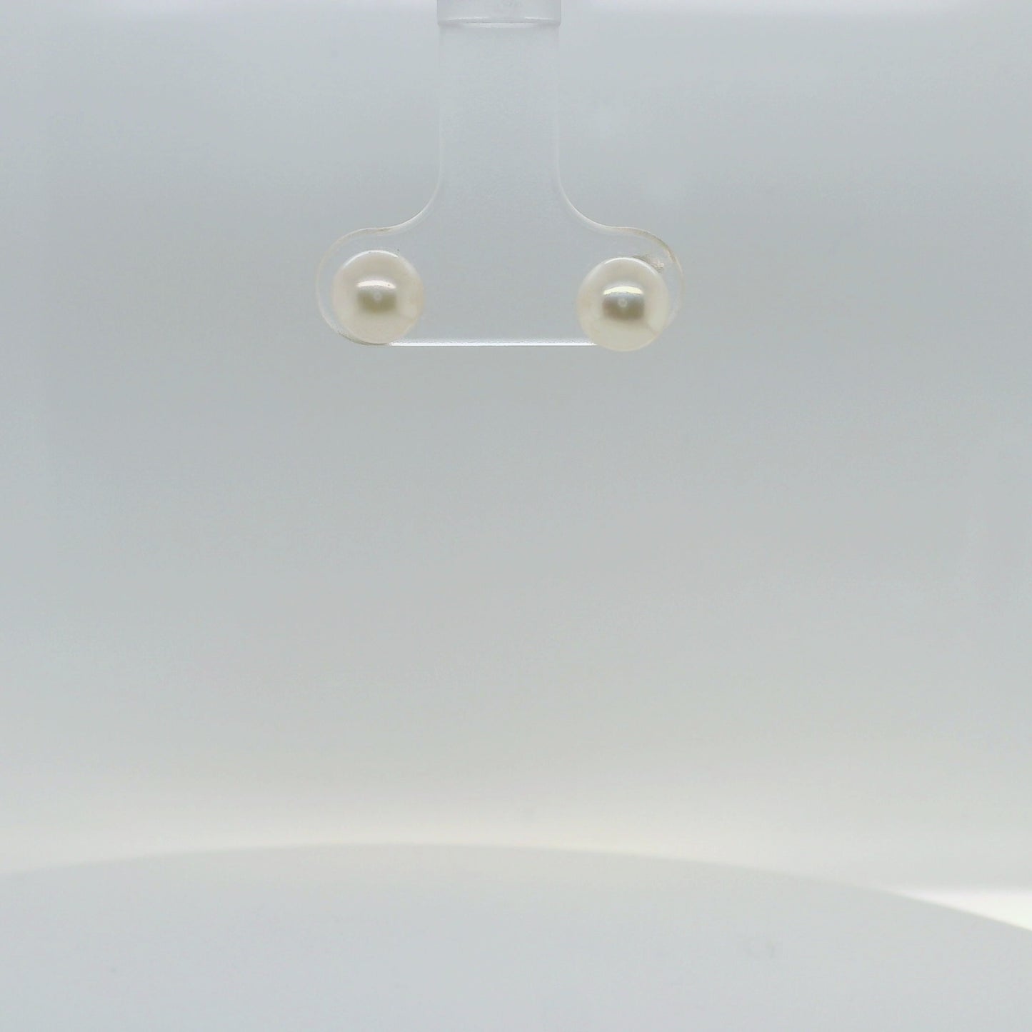 Round Pearl Studs 6-6.5mm