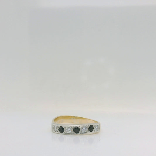 Wavey Sapphire & Diamond Ring