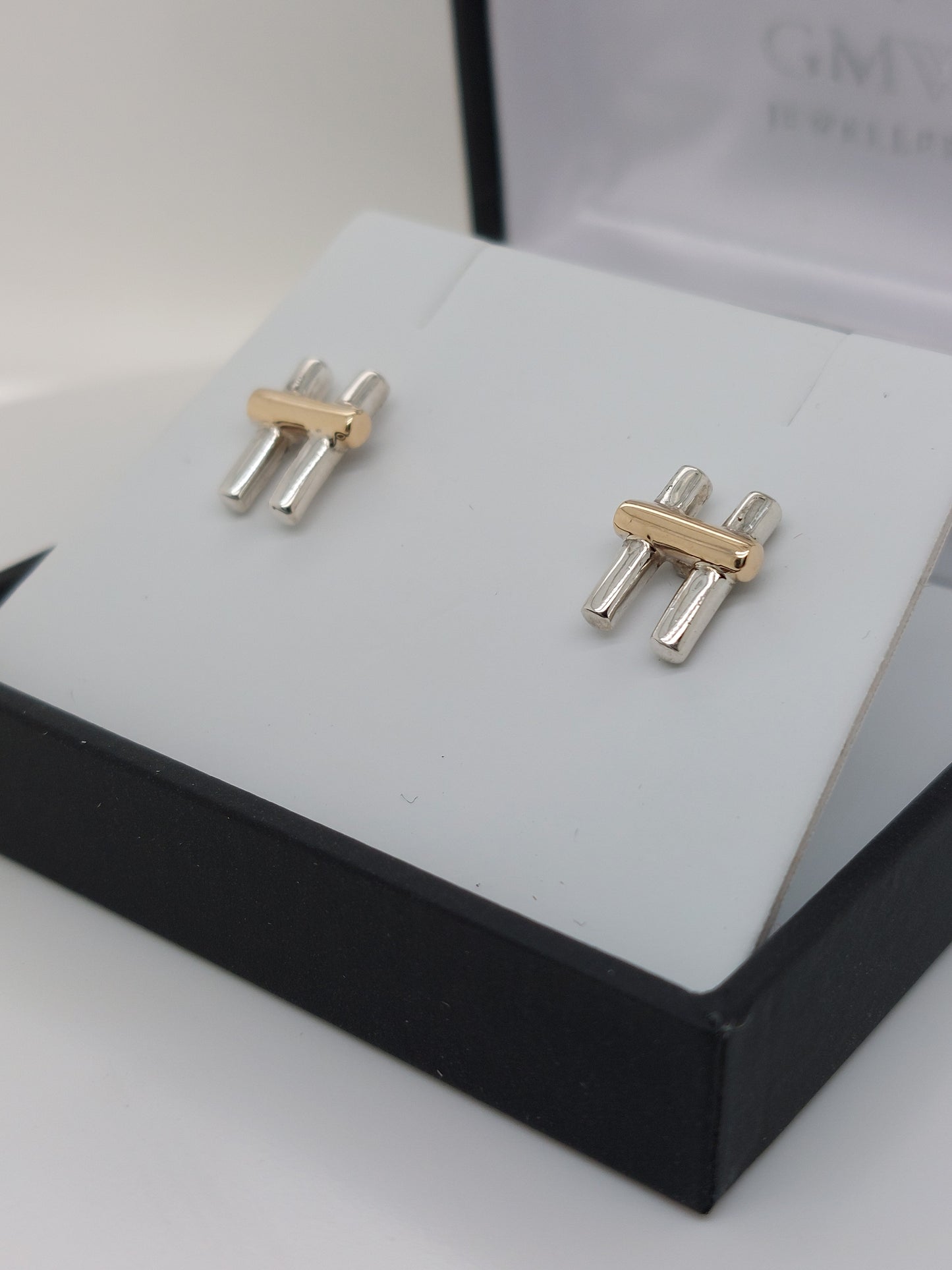 Two-Tone Bar Studs