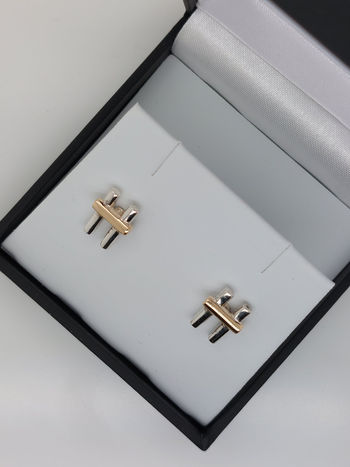 Two-Tone Bar Studs