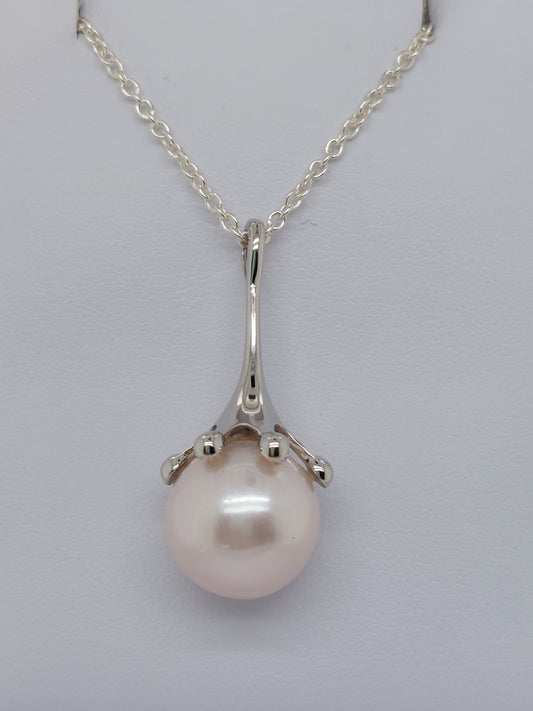 Raindrop Pearl Pendant