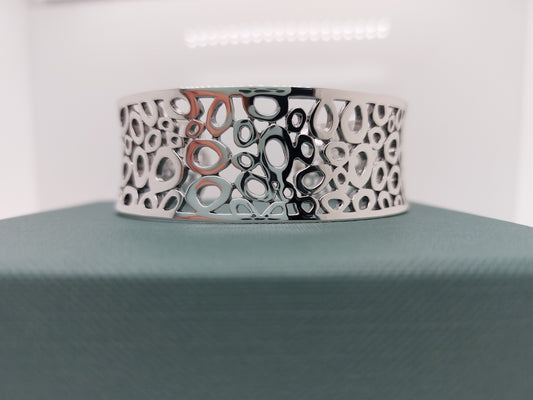 Circle Cut-Out Cuff