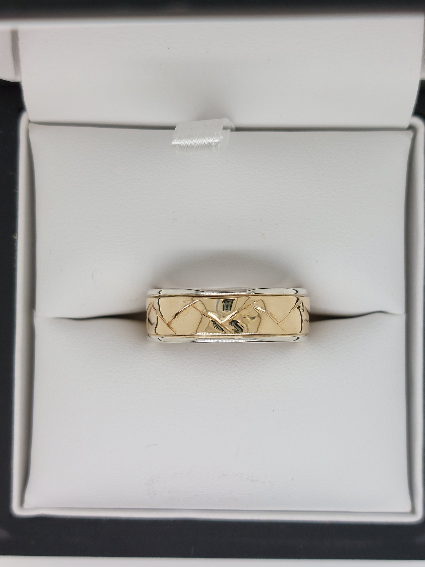 Gents Criss Cross Ring